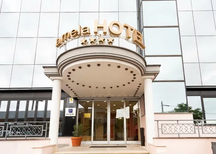 Ih La Mela Hotel 4*